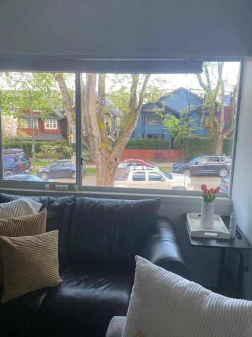 4 Bedroom Upper Level Kits Home Ванкувър Екстериор снимка